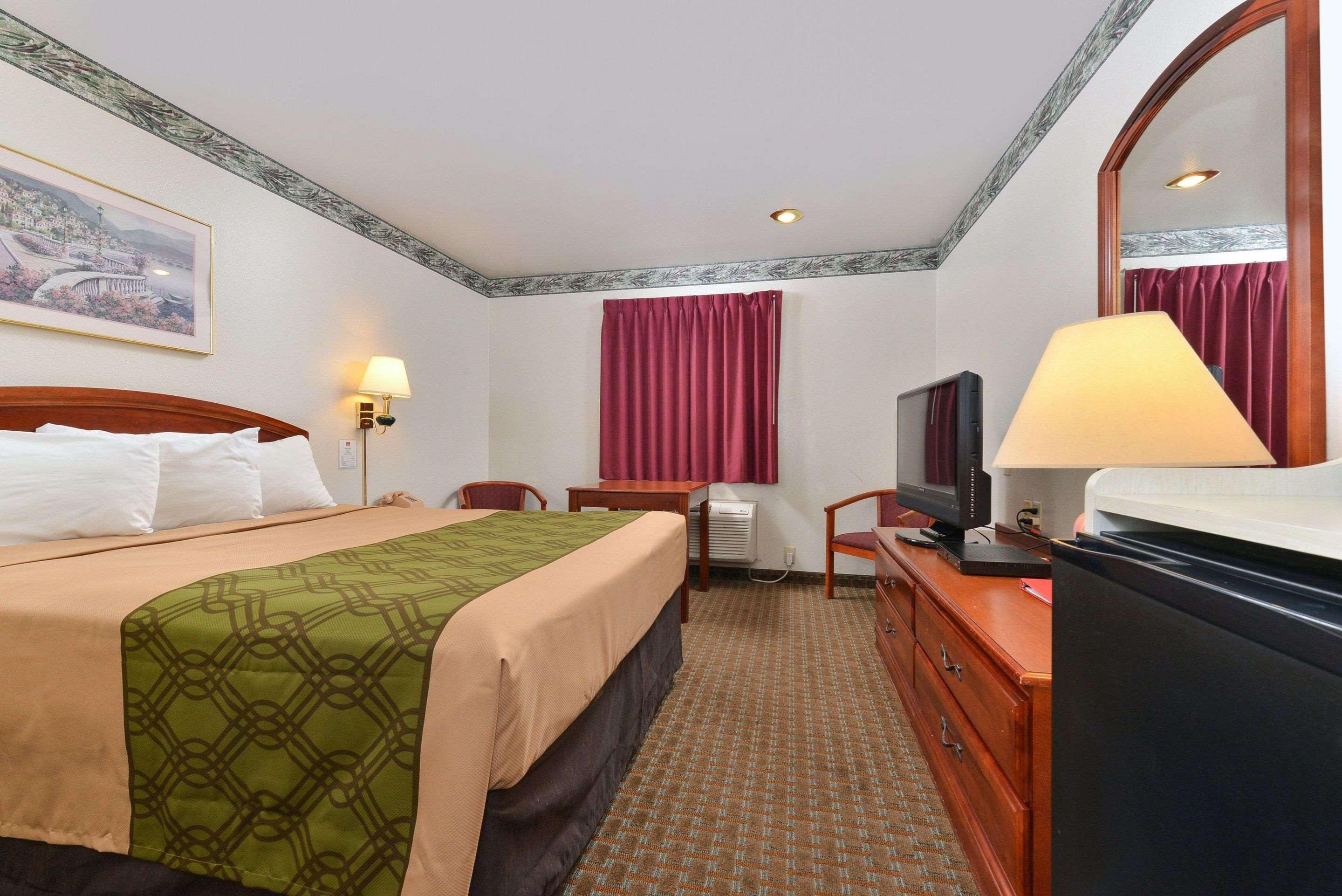Econo Lodge Inn & Suites קורנינג מראה חיצוני תמונה