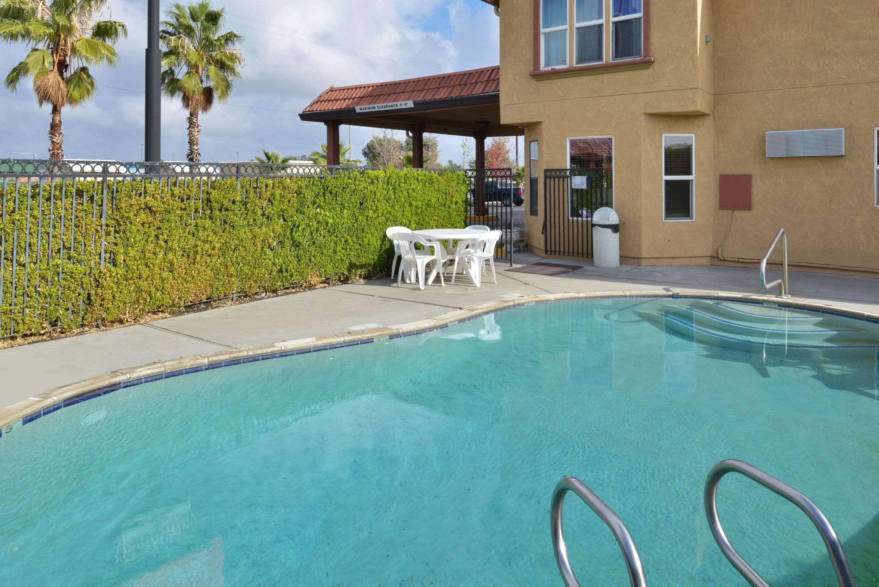 Econo Lodge Inn & Suites קורנינג מראה חיצוני תמונה