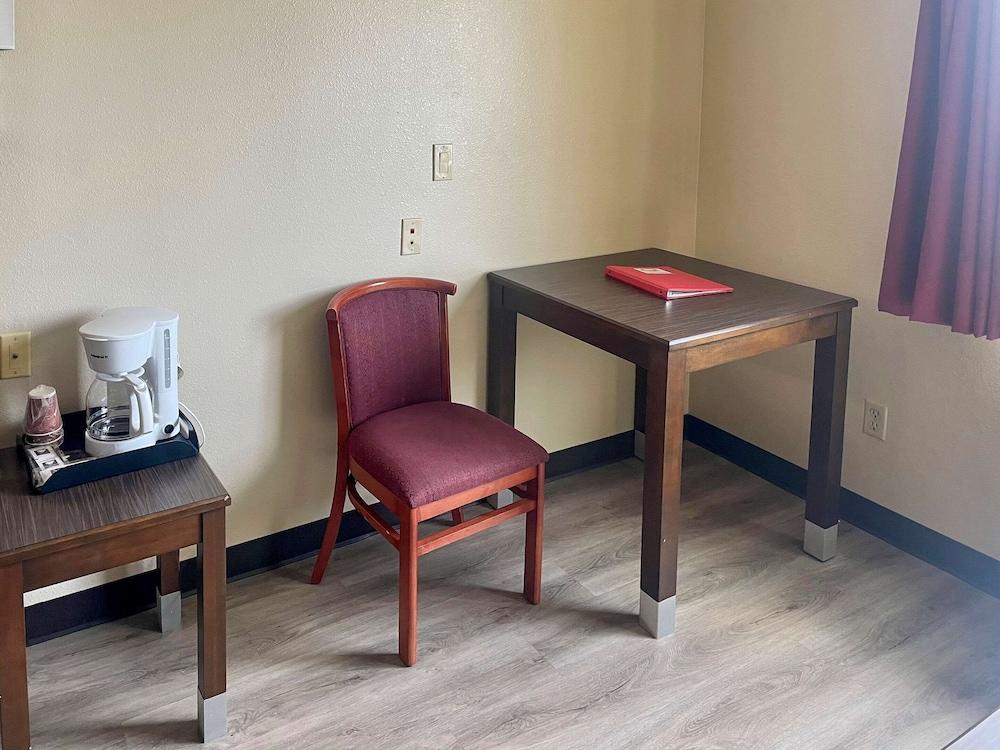 Econo Lodge Inn & Suites קורנינג מראה חיצוני תמונה