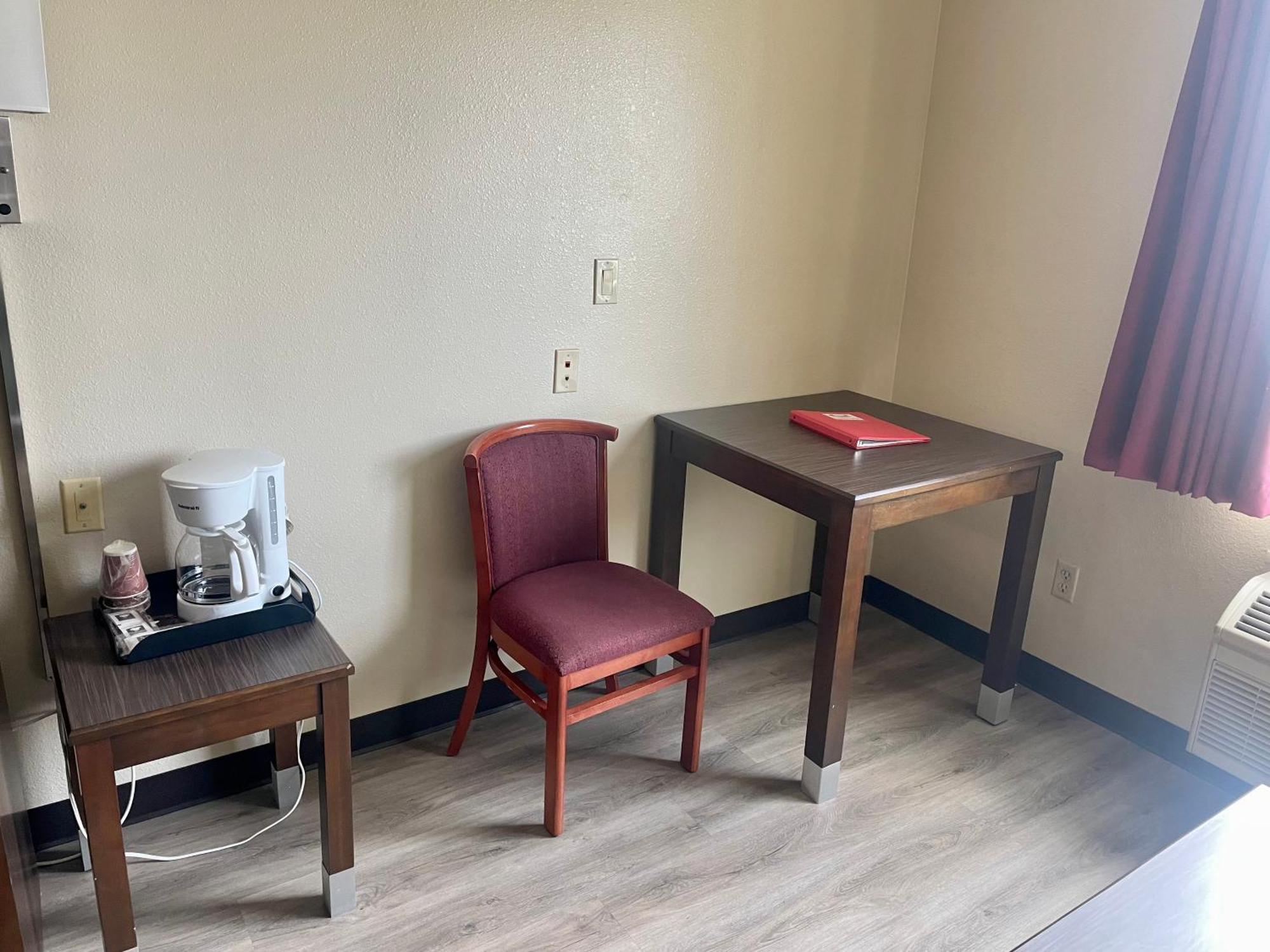 Econo Lodge Inn & Suites קורנינג חדר תמונה